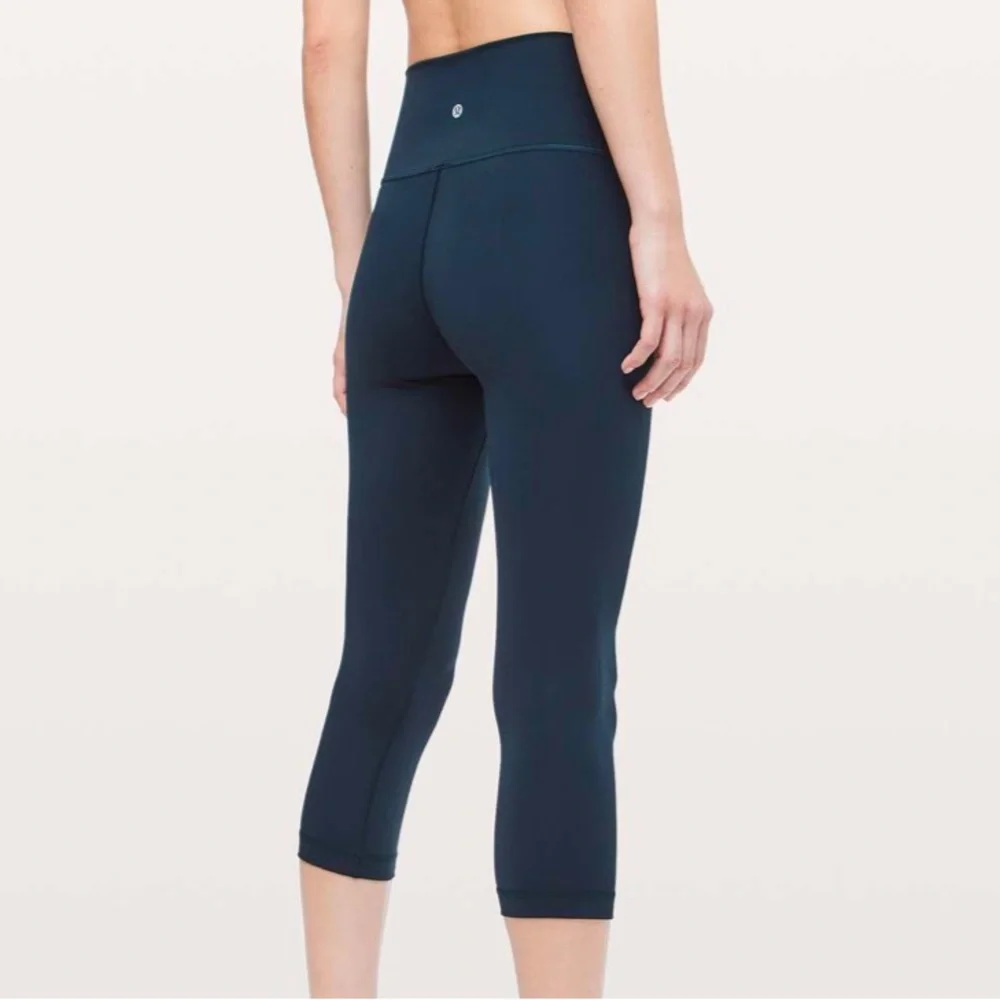 Lululemon Wunder Under Crop (Hi-Rise) *Full-On Luxtreme 21" True Navy - Picture 1 of 10